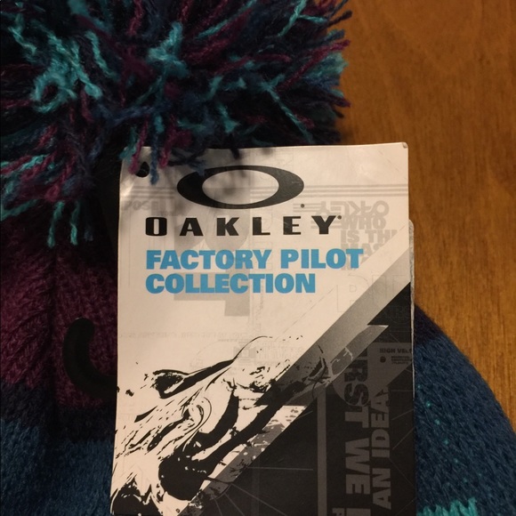 Oakley beanie - Picture 2 of 2